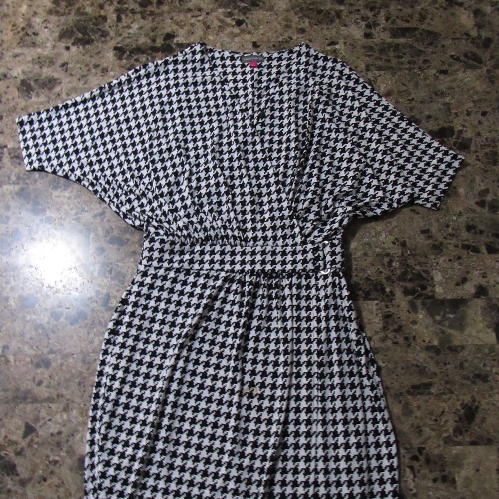 VINCE CAMUTO SZ 2 black and White dress